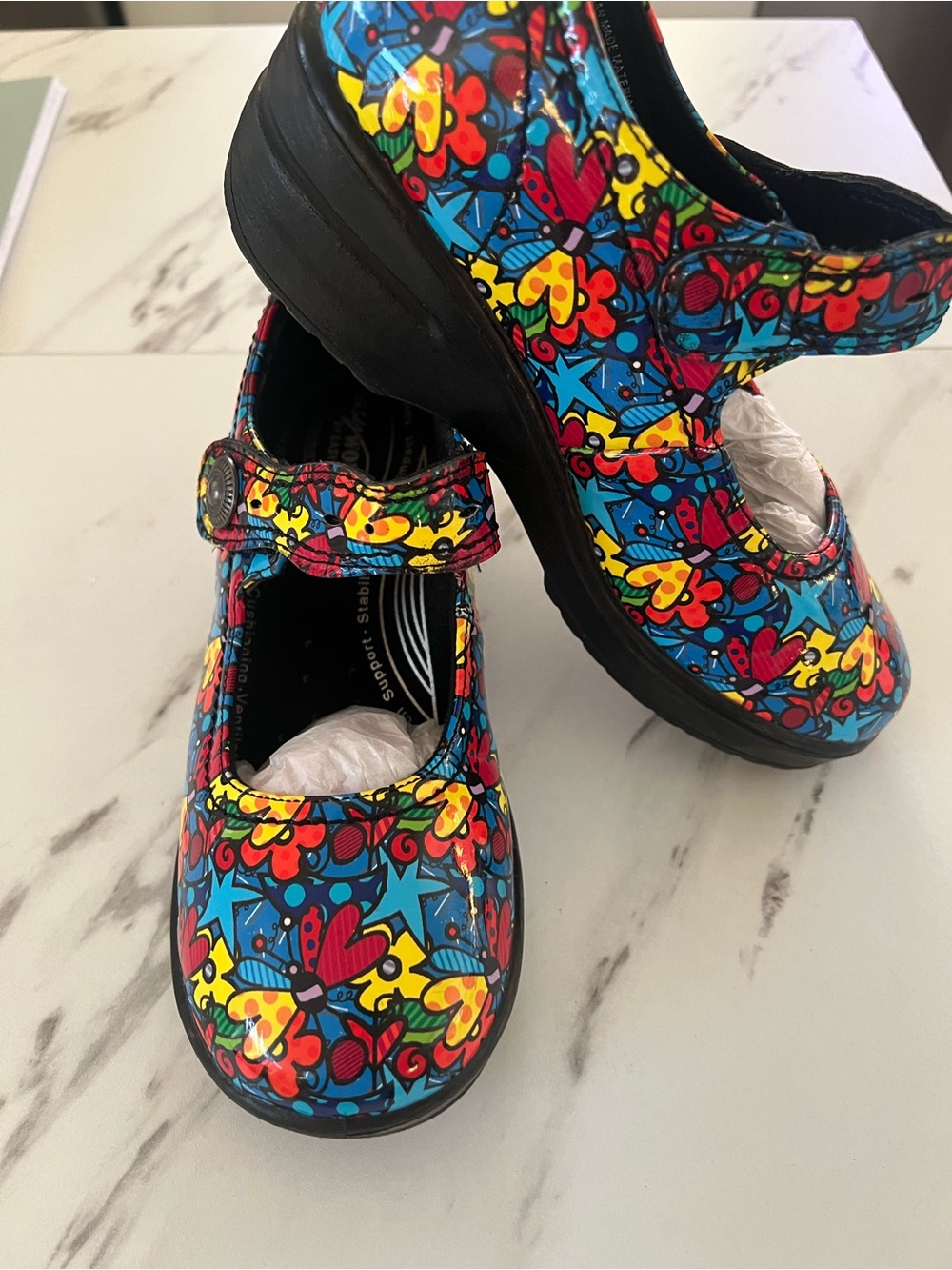 Easy Works Mary Jane Shoes with Multicolor Heart Print